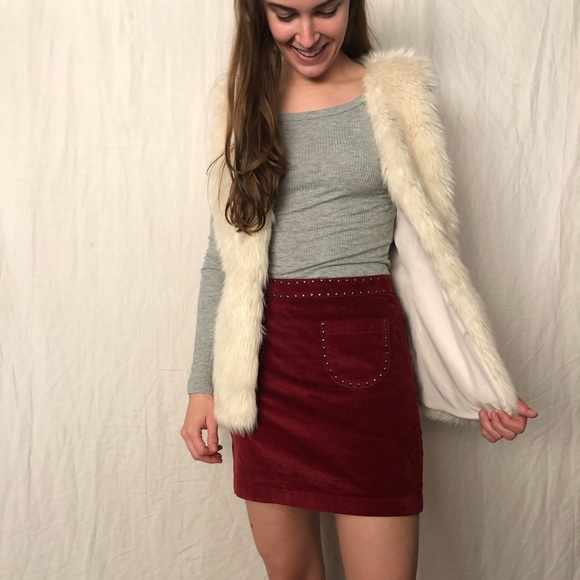 Red skirt - Picture 4 of 4